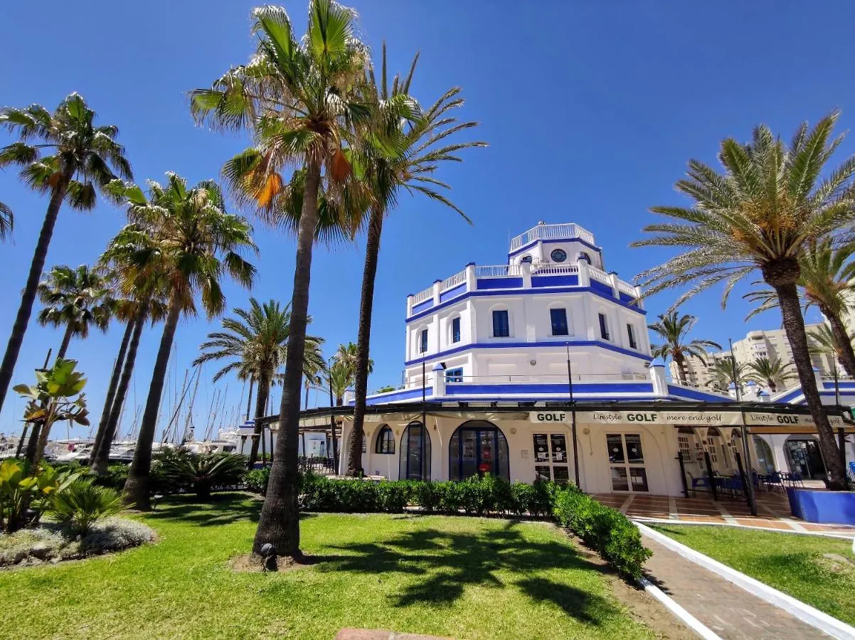 Spacious Beachfront Town House In Estepona With Fully Equipped Kitchen, Pools, Garden, Sea View