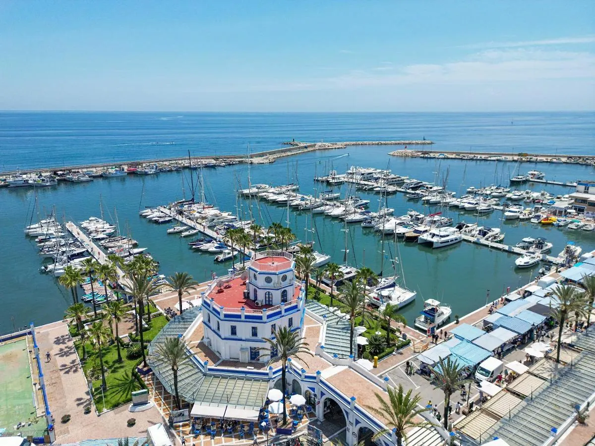 Spacious Beachfront Town House In Estepona With Fully Equipped Kitchen, Pools, Garden, Sea View Holiday home