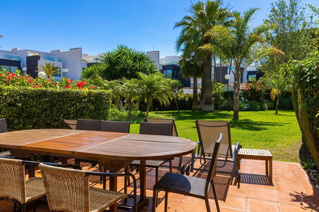 Spacious Beachfront Town House In Estepona With Fully Equipped Kitchen, Pools, Garden, Sea View 0*,