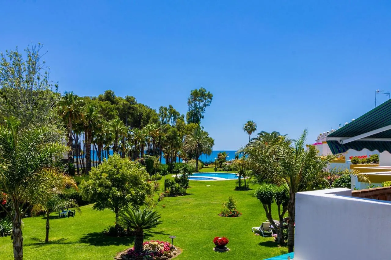 Spacious Beachfront Town House In Estepona With Fully Equipped Kitchen, Pools, Garden, Sea View Holiday home
