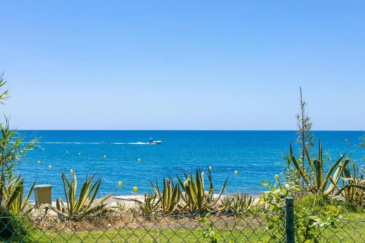 Holiday home Spacious Beachfront Town House In Estepona With Fully Equipped Kitchen, Pools, Garden, Sea View