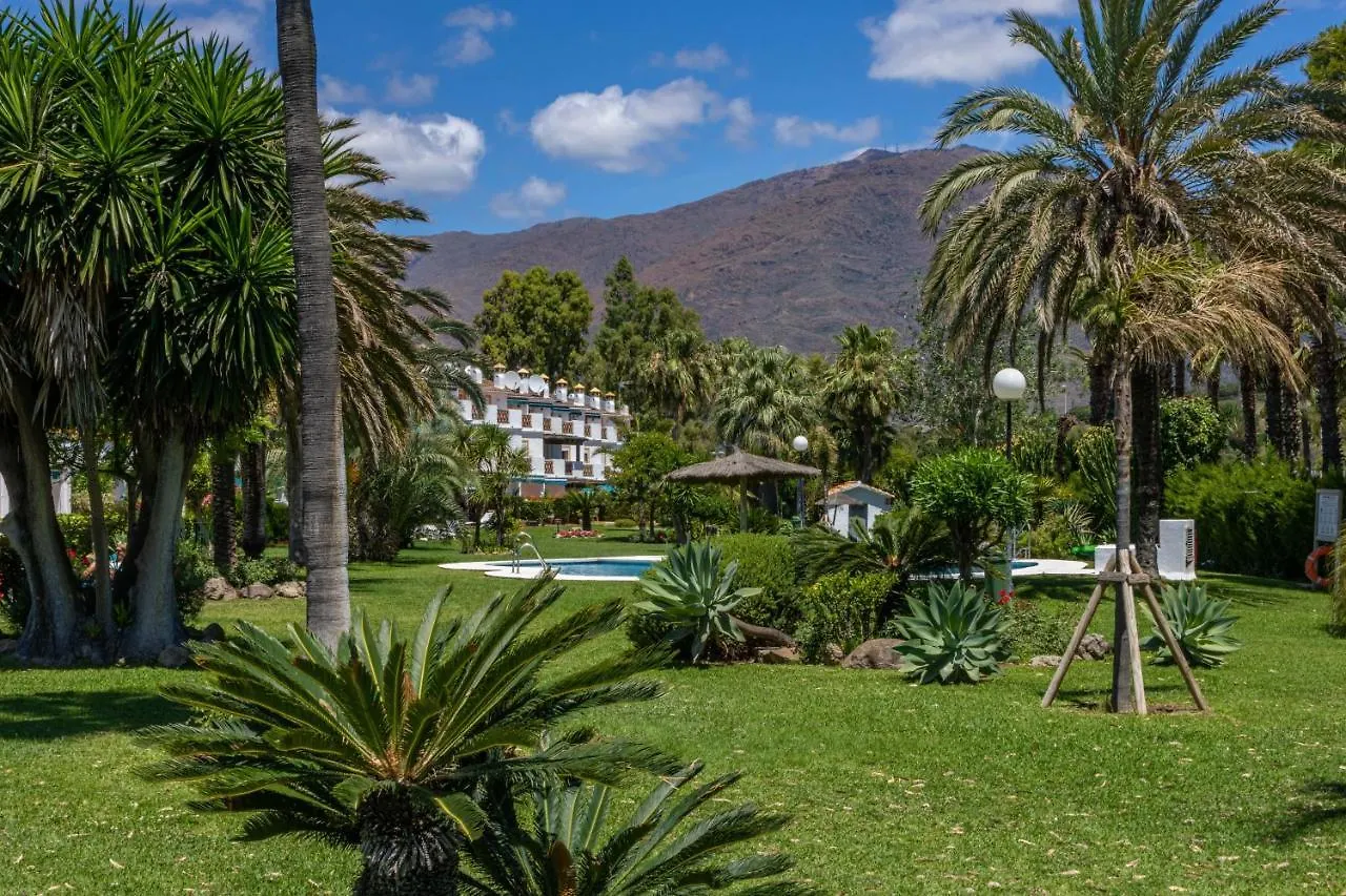 Spacious Beachfront Town House In Estepona With Fully Equipped Kitchen, Pools, Garden, Sea View Spain