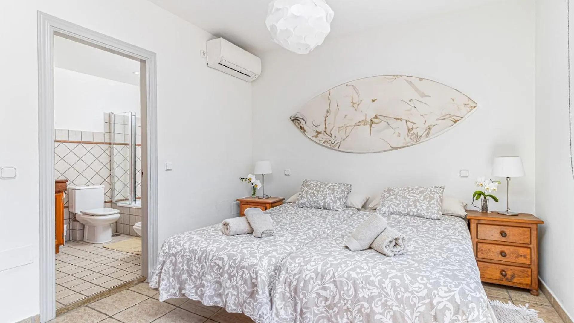 Holiday home Spacious Beachfront Town House In Estepona With Fully Equipped Kitchen, Pools, Garden, Sea View