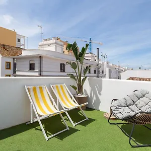 Enjoy At Our Fully Equipped 2br Town House, Beach- 1min Estepona