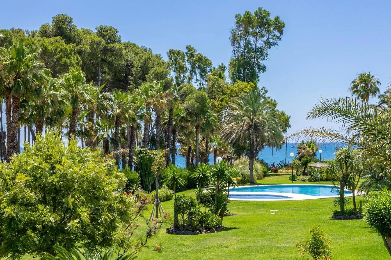 Prázdninový dům Spacious Beachfront Town House In Estepona With Fully Equipped Kitchen, Pools, Garden, Sea View Španělsko